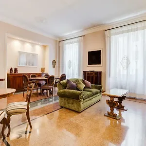 Tibullo - Classic & Elegant Center Rome